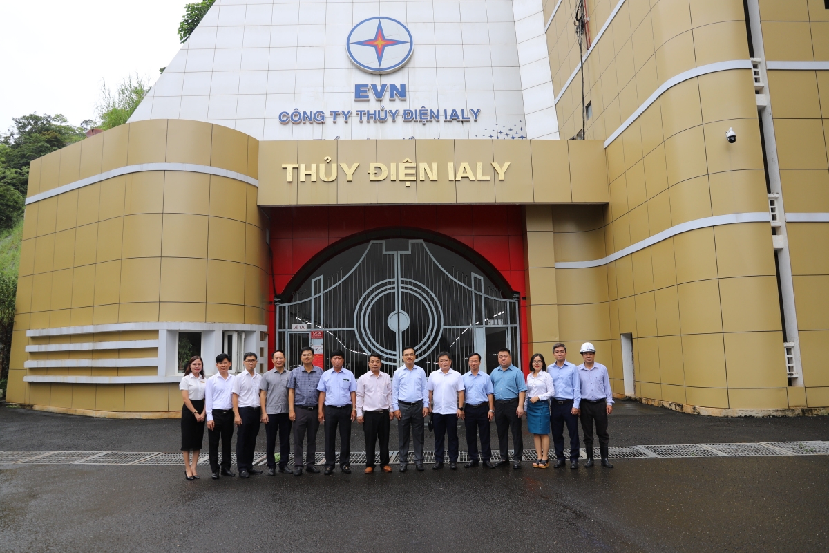 Đoàn công tác của SCIC tới thăm Thủy điện Ialy.