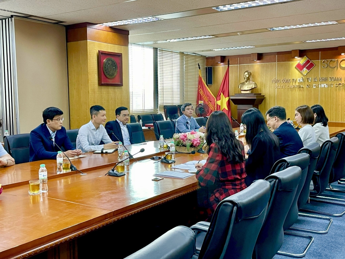 Toàn cảnh buổi làm việc.