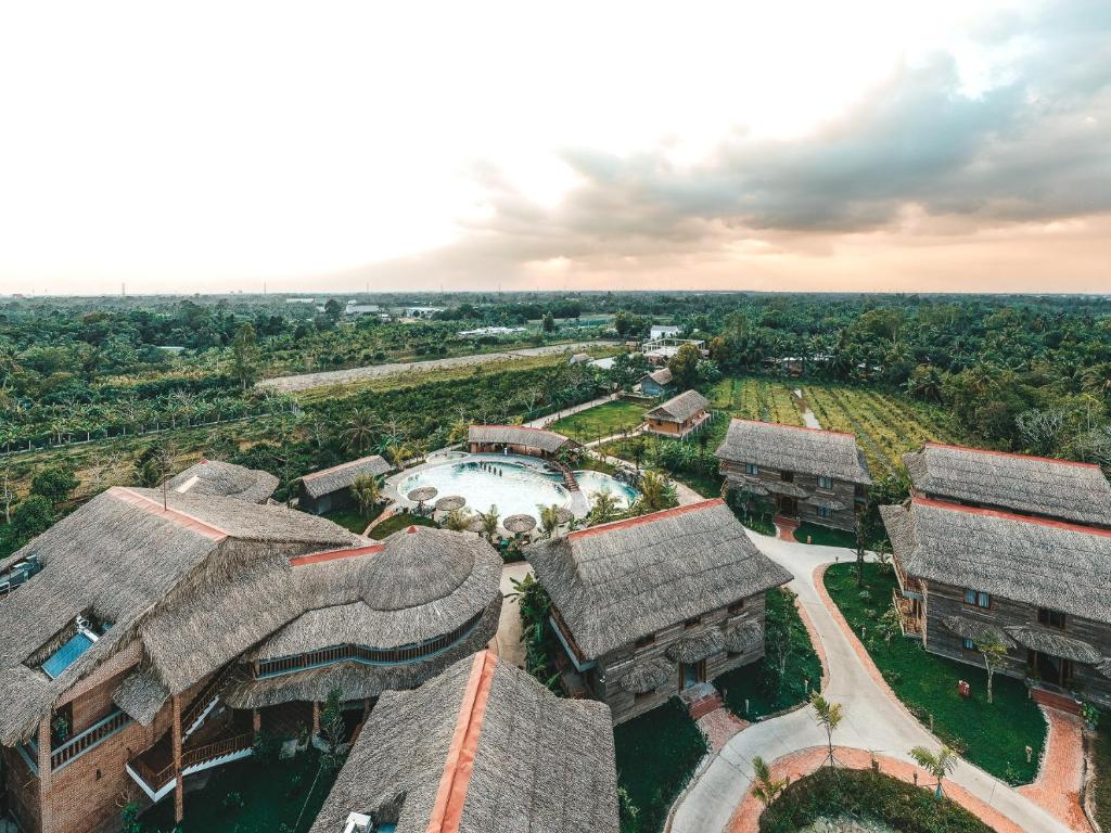 Kh&aacute;ch du lịch nội địa vẫn chiếm ưu thế, với hơn 2,7 triệu lượt kh&aacute;ch du lịch tham gia chương tr&igrave;nh li&ecirc;n kết về khu vực Đồng bằng s&ocirc;ng Cửu Long.