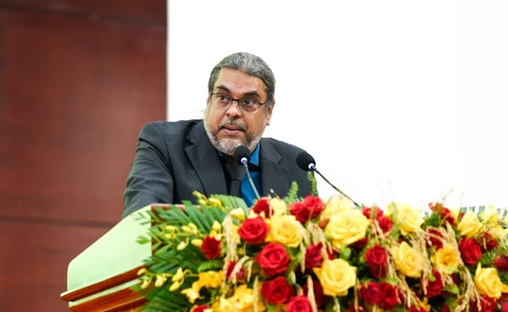 &Ocirc;ng Oemar Idoe: 