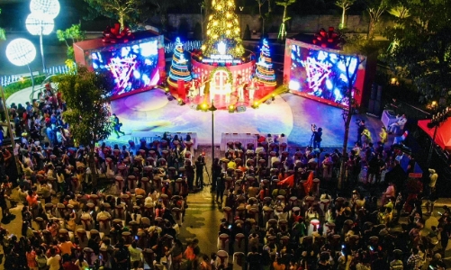 Đại lộ thương mại ở Long An lung linh sắc màu trước thềm Giáng sinh