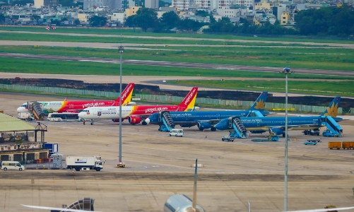 Tăng chuyến bay tại Tân Sơn Nhất và Nội Bài phục vụ nhu cầu dịp Tết