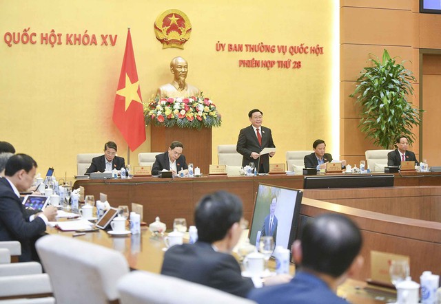 Chủ tịch Quốc hội Vương Đình Huệ phát biểu khai mạc phiên họp