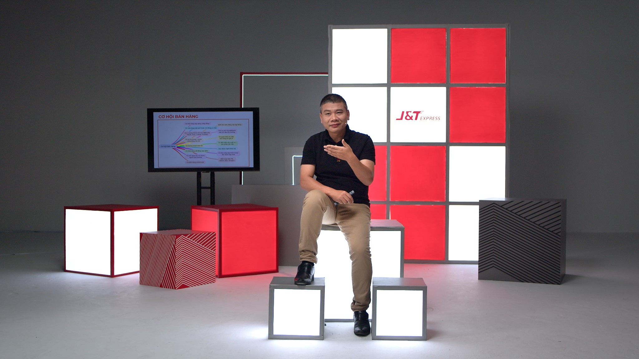 Theo chuyên gia Tuấn Hà, chủ shop cần chuẩn bị kỹ lưỡng bước nghiên cứu thị trường sẽ gia tăng khả năng nắm bắt và tận dụng cơ hội bán hàng.