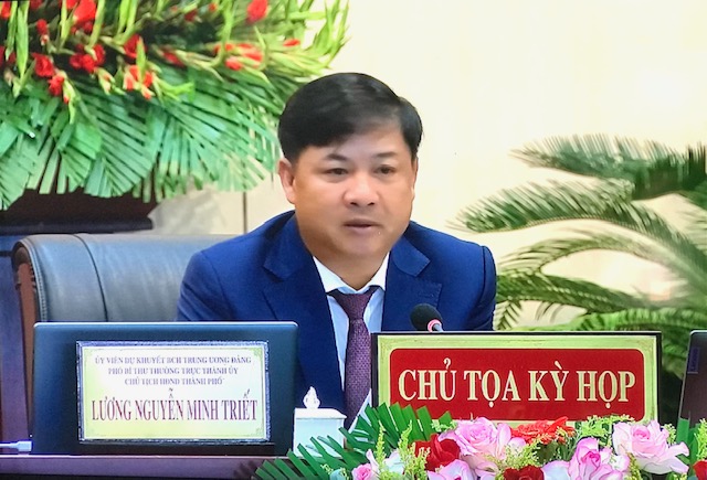 Chủ tịch HĐND TP. Đà Nẵng Lương Nguyễn Minh Triết chủ trì kỳ họp 15 HĐND TP. Đà Nẵng khóa X. Ảnh Ngô Anh Văn