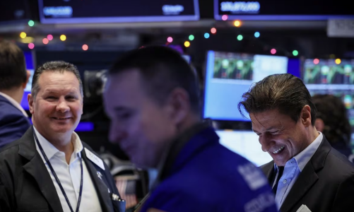 Chứng khoán Mỹ cao nhất từ đầu năm 2022, giá dầu lao dốc 4%