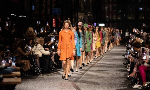 Chanel: Gạch nối giữa bóng đá, âm nhạc và thời trang 