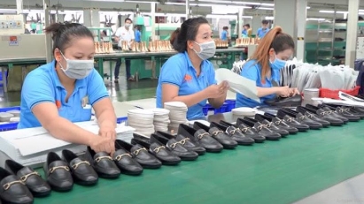 Leather and footwear exports to UK continue upwards