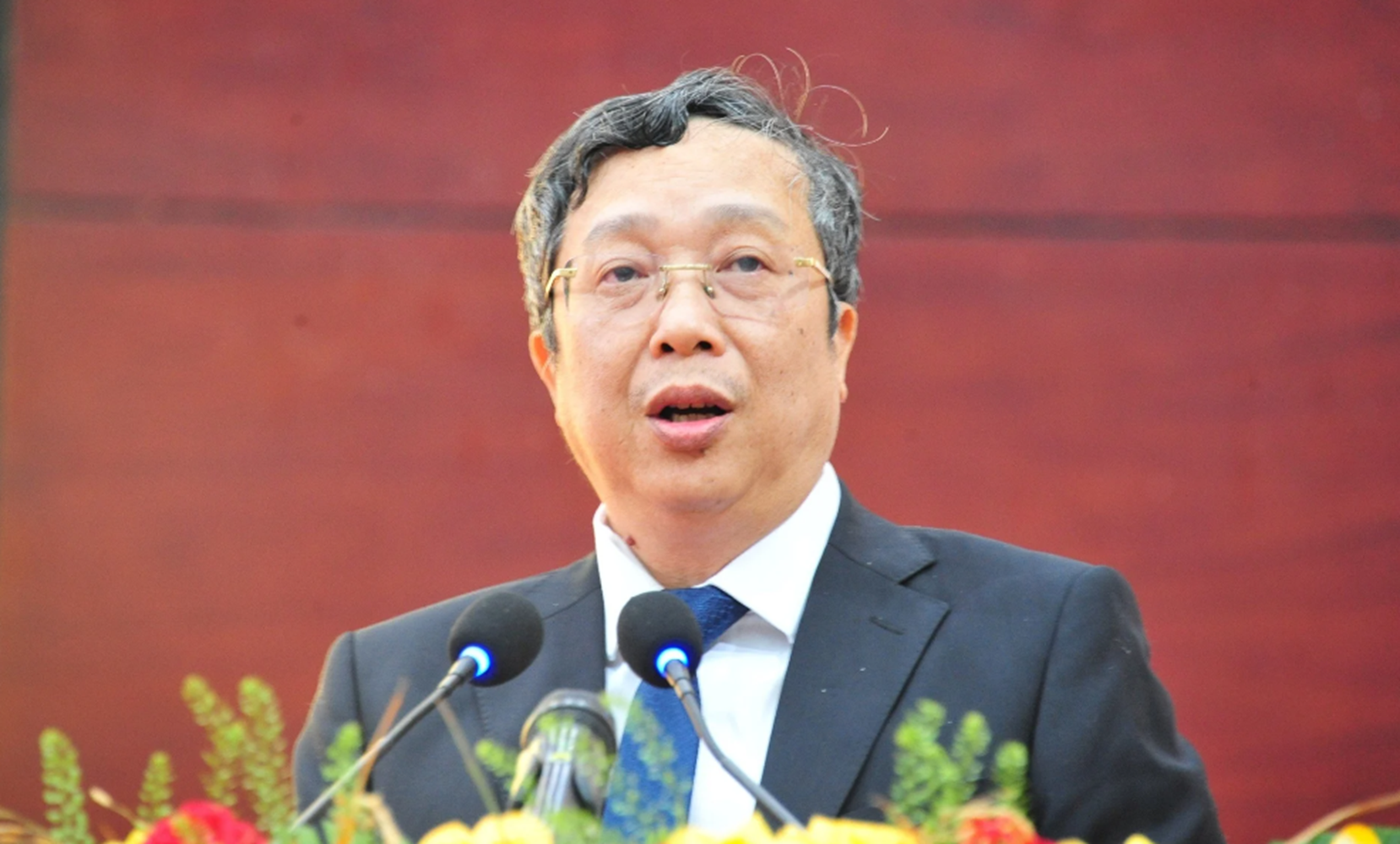 Thứ trưởng Hoàng Trung: 
