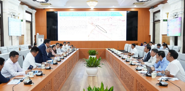 Toàn cảnh buổi làm việc