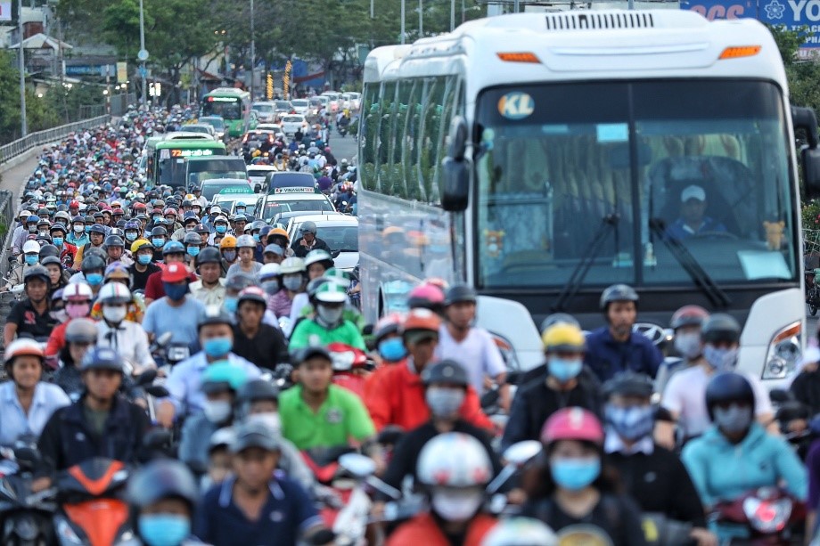 Nhu cầu về bất động sản phục vụ nhu cầu ở thực chưa bao giờ hạ nhiệt khi TPHCM đã vượt mốc 100 triệu dân.