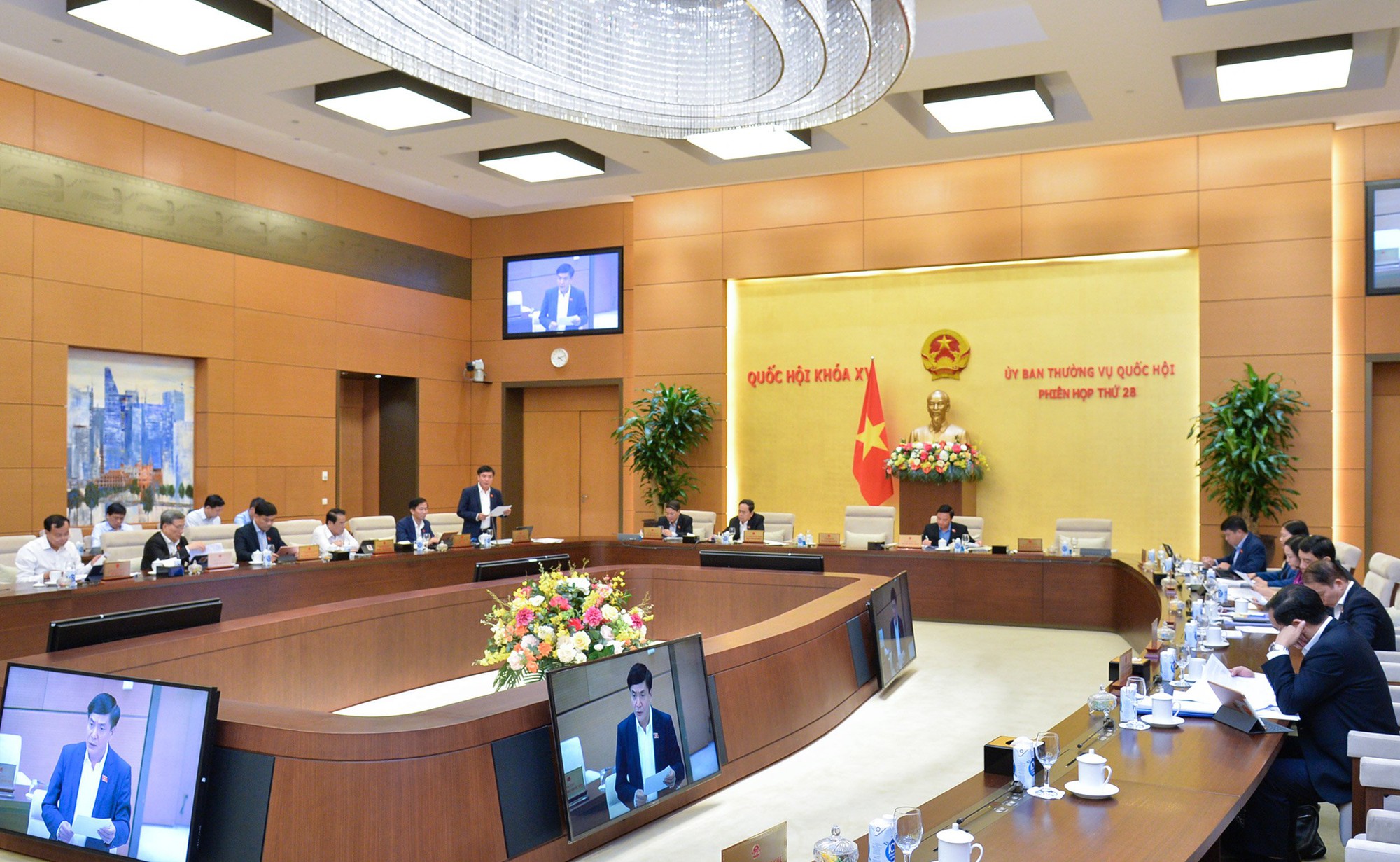 Dự án Pháp lệnh Chi phí tố tụng được Uỷ ban Thường vụ Quốc hội xem xét, cho ý kiến tại phiên họp thứ 28 . Ảnh: VGP