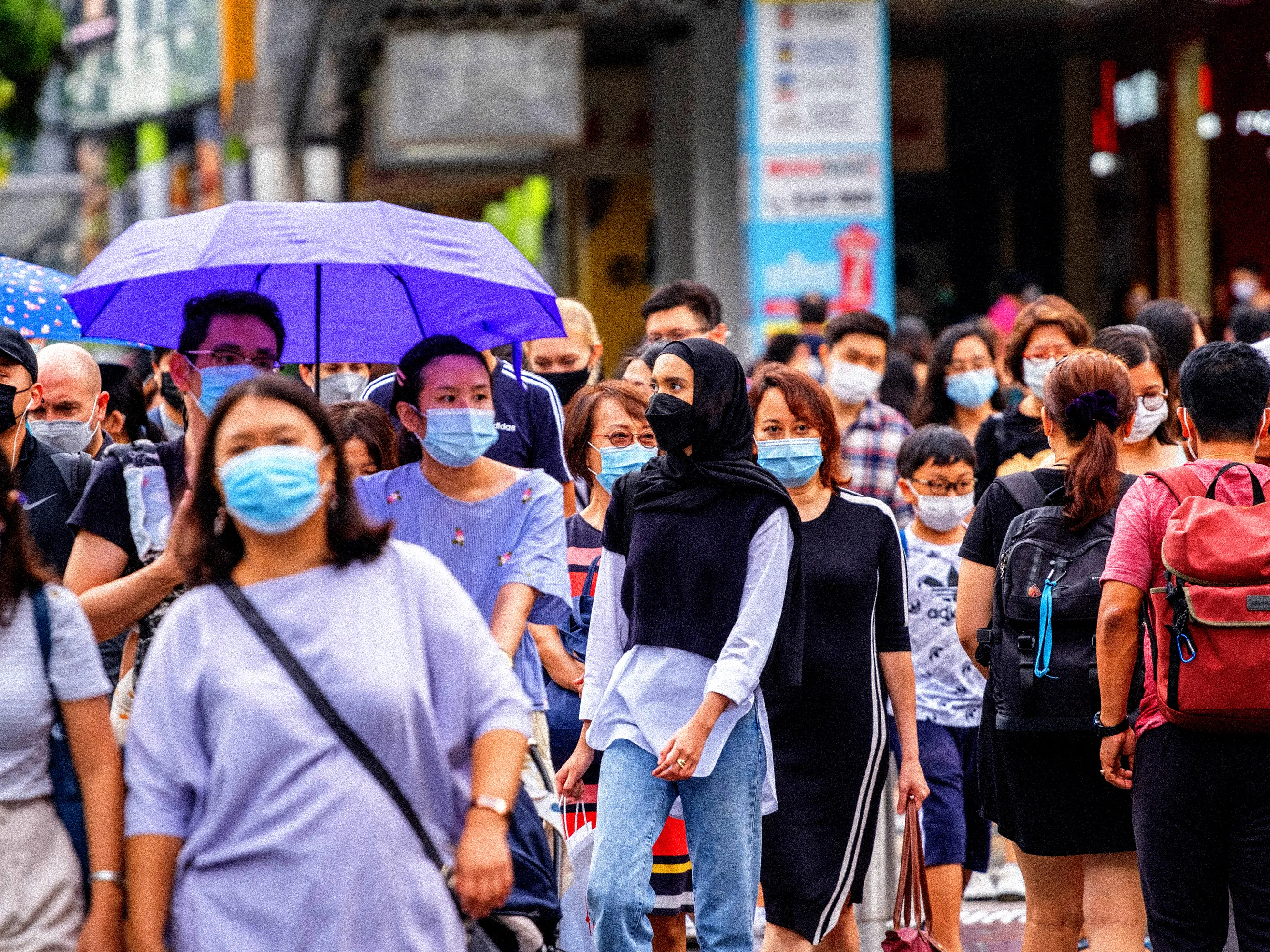 Tại Singapore, Số ca nhiễm liên quan đến biến chủng JN.1, một nhánh phụ của BA.2.86, hiện chiếm khoảng 60%.
