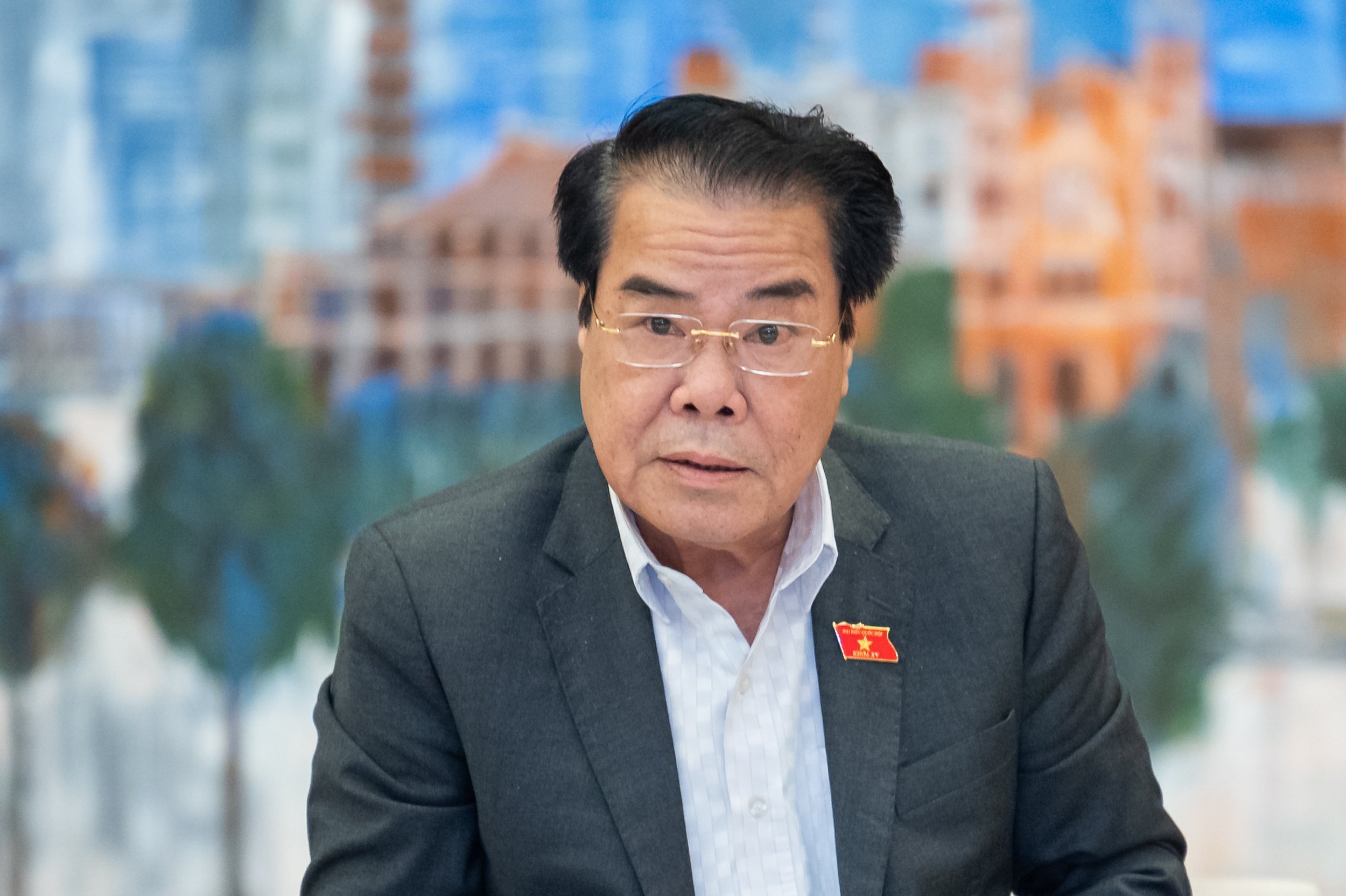 Trưởng Ban Dân nguyện Dương Thanh Bình trình bày báo cáo công tác dân nguyện của Quốc hội tháng 10 và tháng 11/2023