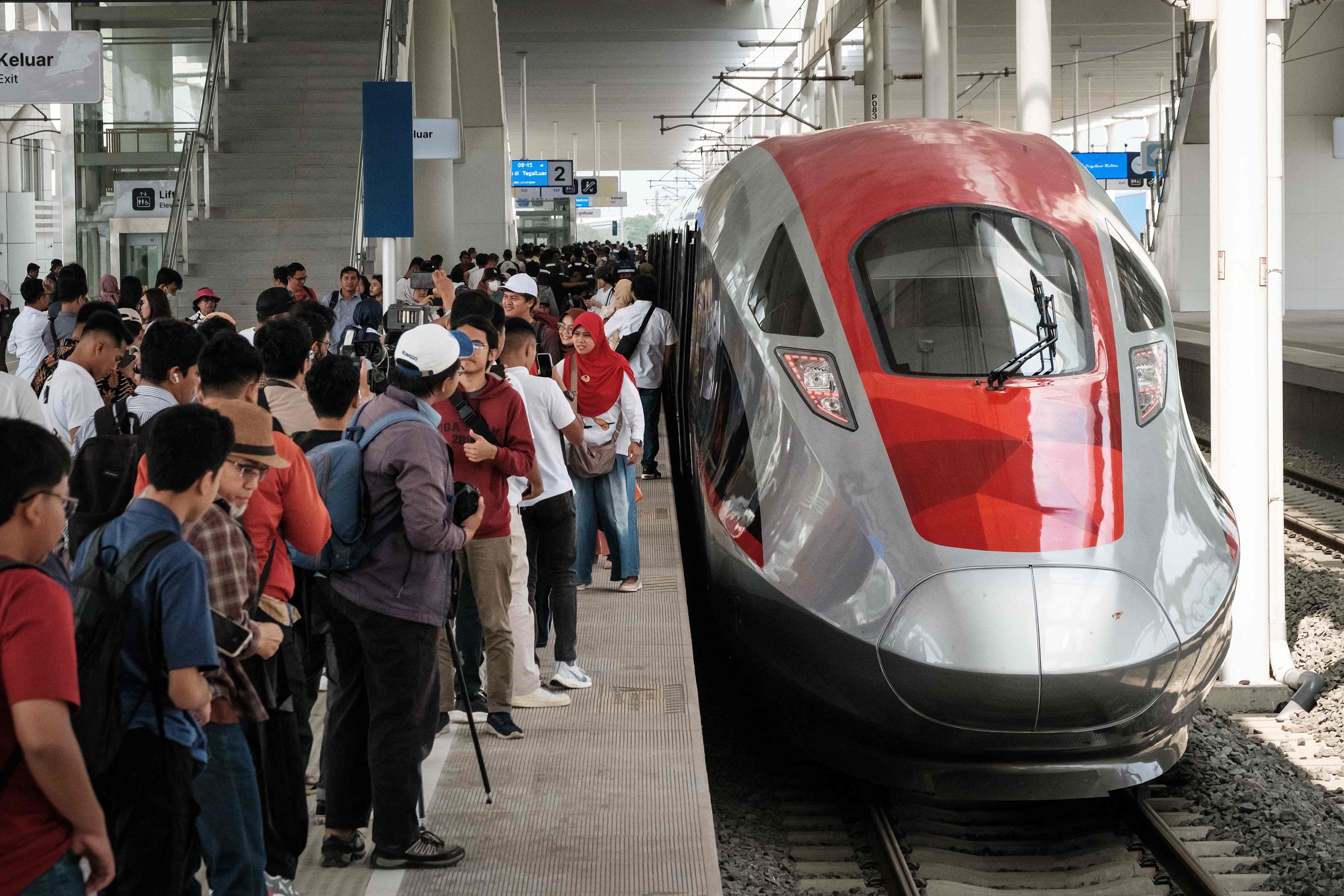 Bộ Giao thông vận tải đặt mục tiêu đến năm 2025, phấn đấu hoàn thành phê duyệt chủ trương đầu tư dự án đầu tư đường sắt tốc độ cao trên trục Bắc - Nam.