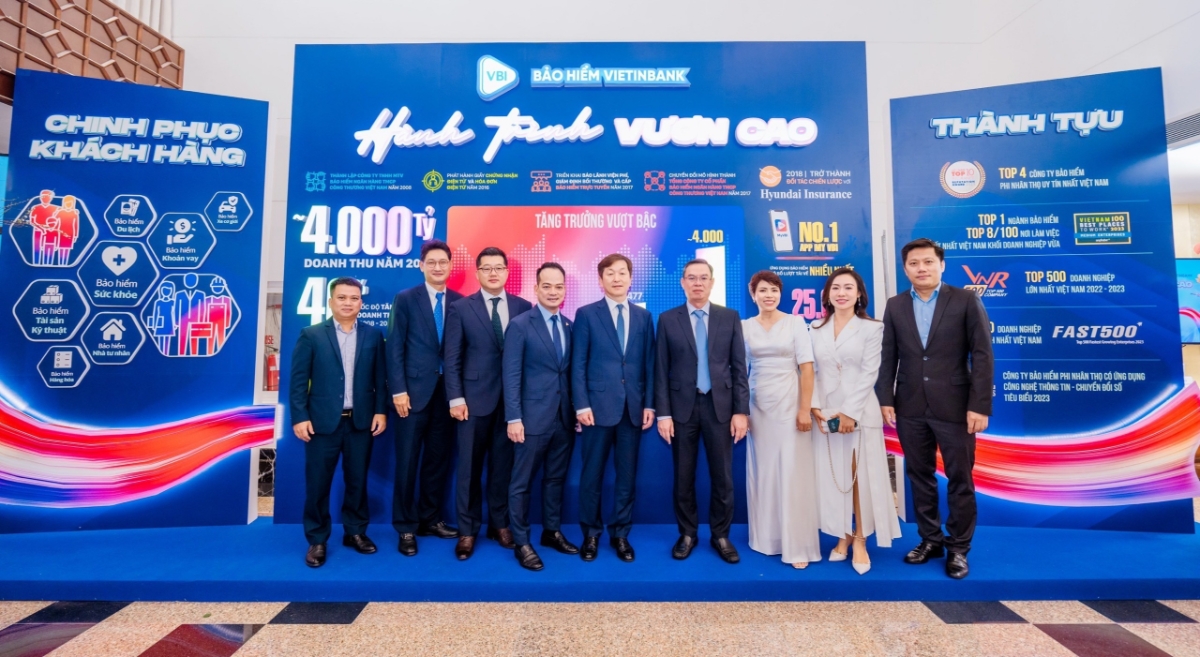 Lãnh đạo cơ quan nhà nước, Đại sứ quán Hàn Quốc, Ngân hàng Công Thương, Bảo hiểm VietinBank tham dự sự kiện.