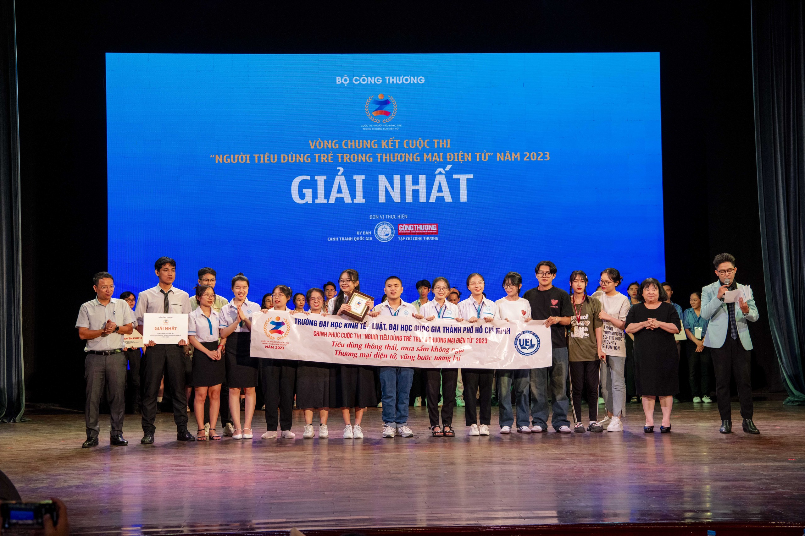 Đội giải nhất