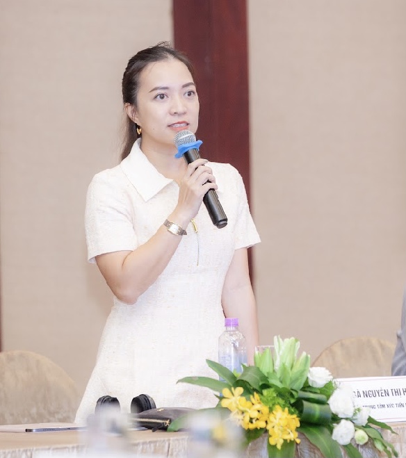 Bà Nguyễn Thị Hoài An, Giám đốc Trung tâm Xúc tiến Du lịch TP. Đà Nẵng, phát biểu tại Tọa đàm. Ảnh Ngô Anh Văn.