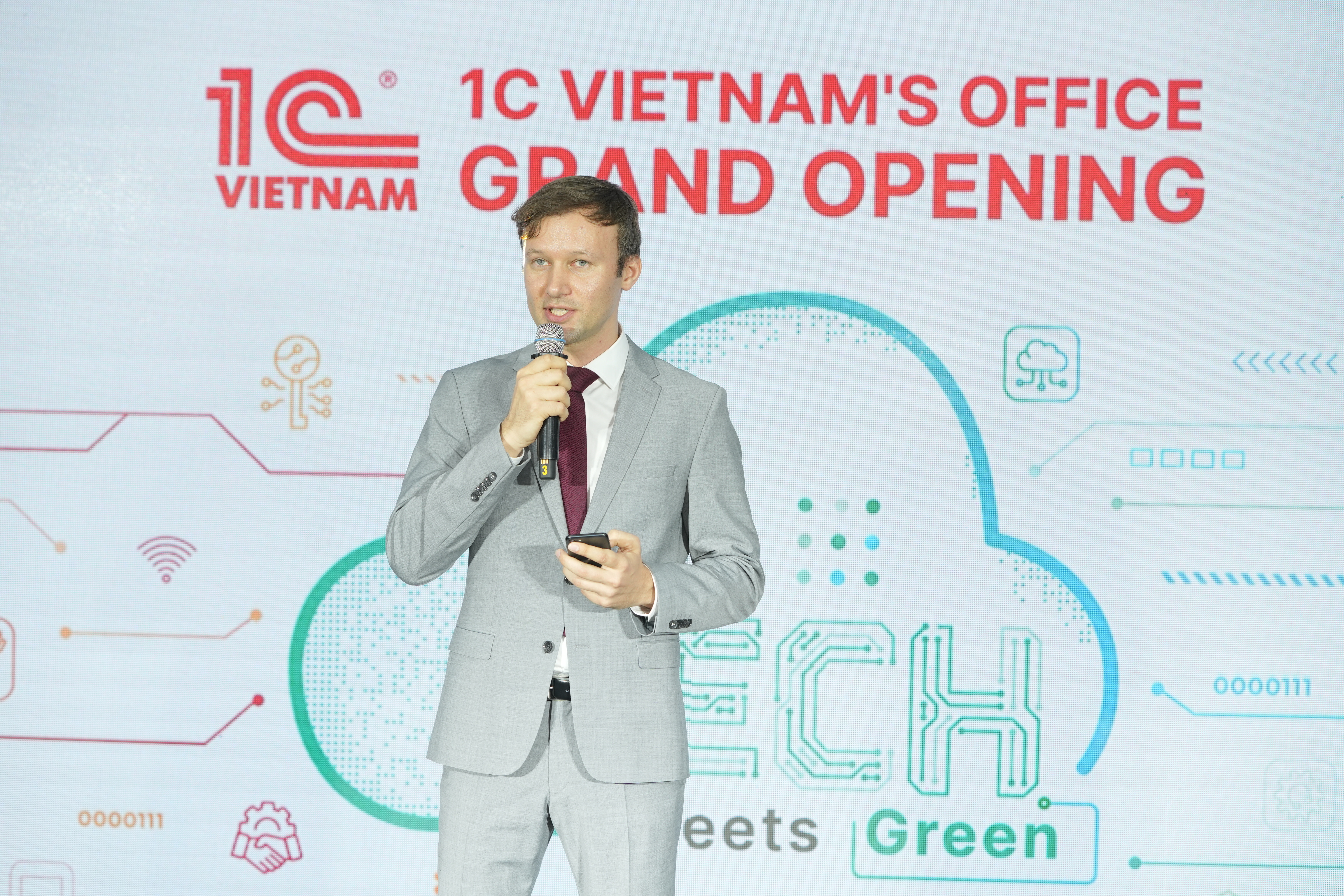 &Ocirc;ng Alexander Evchenko, CEO của 1C Việt Nam