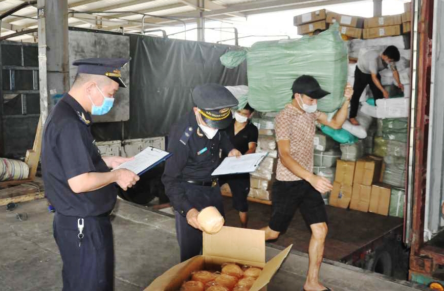 Tình hình hoạt động buôn lậu, vận chuyển trái phép hàng hóa diễn biến phức tạp. Trị giá hàng hóa vi phạm ước tính hơn 11.500 tỷ đồng, tăng gần gấp đôi cùng kỳ.