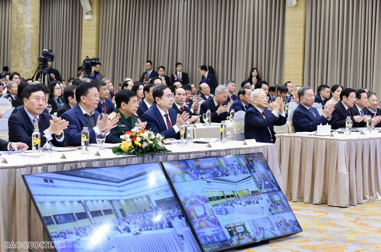 To&agrave;n cảnh Hội nghị.