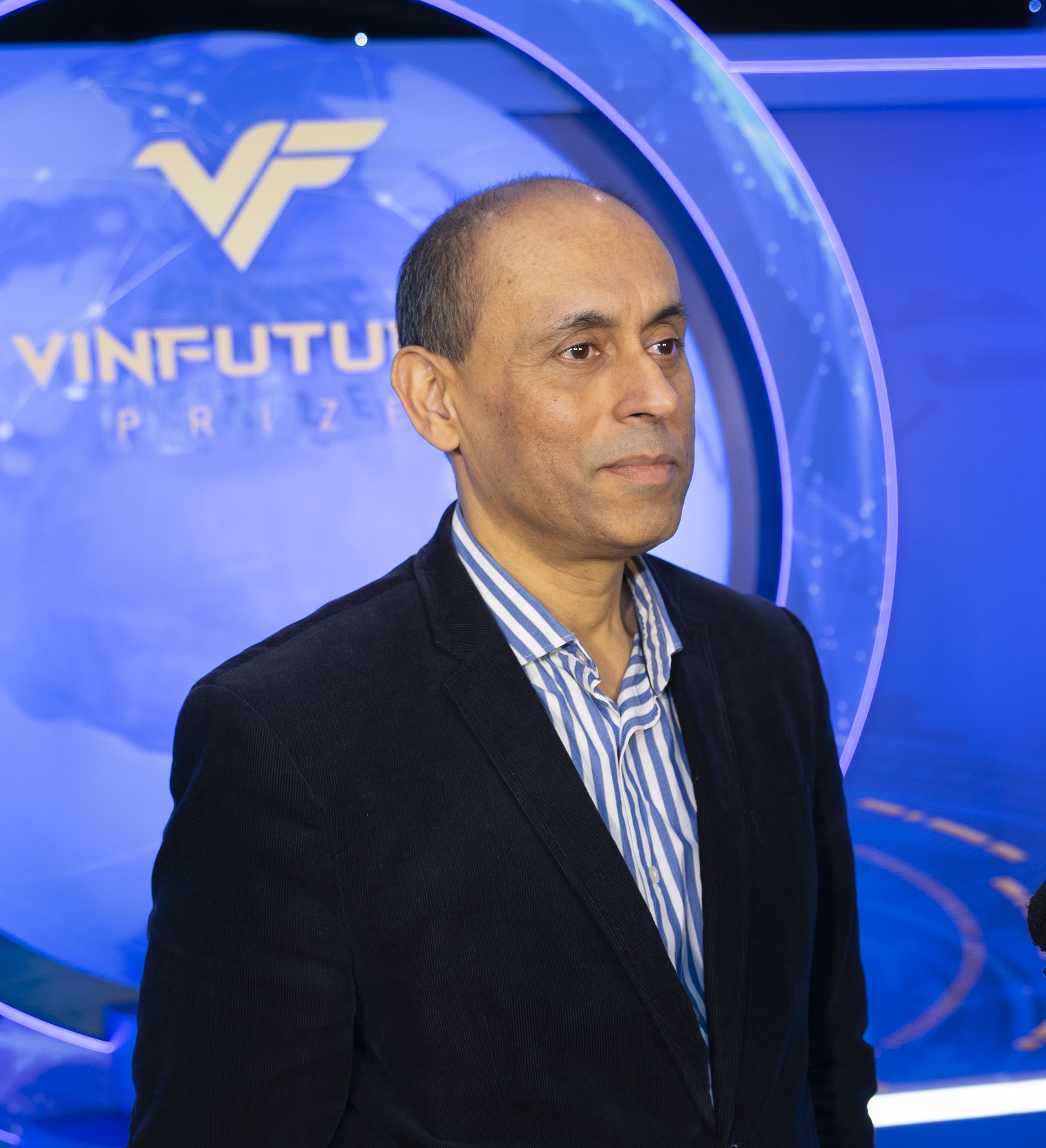 GS. Soumitra Dutta, “cha đẻ” Chỉ số sẵn sàng kết nối mạng và Chỉ số Đổi mới toàn cầu.