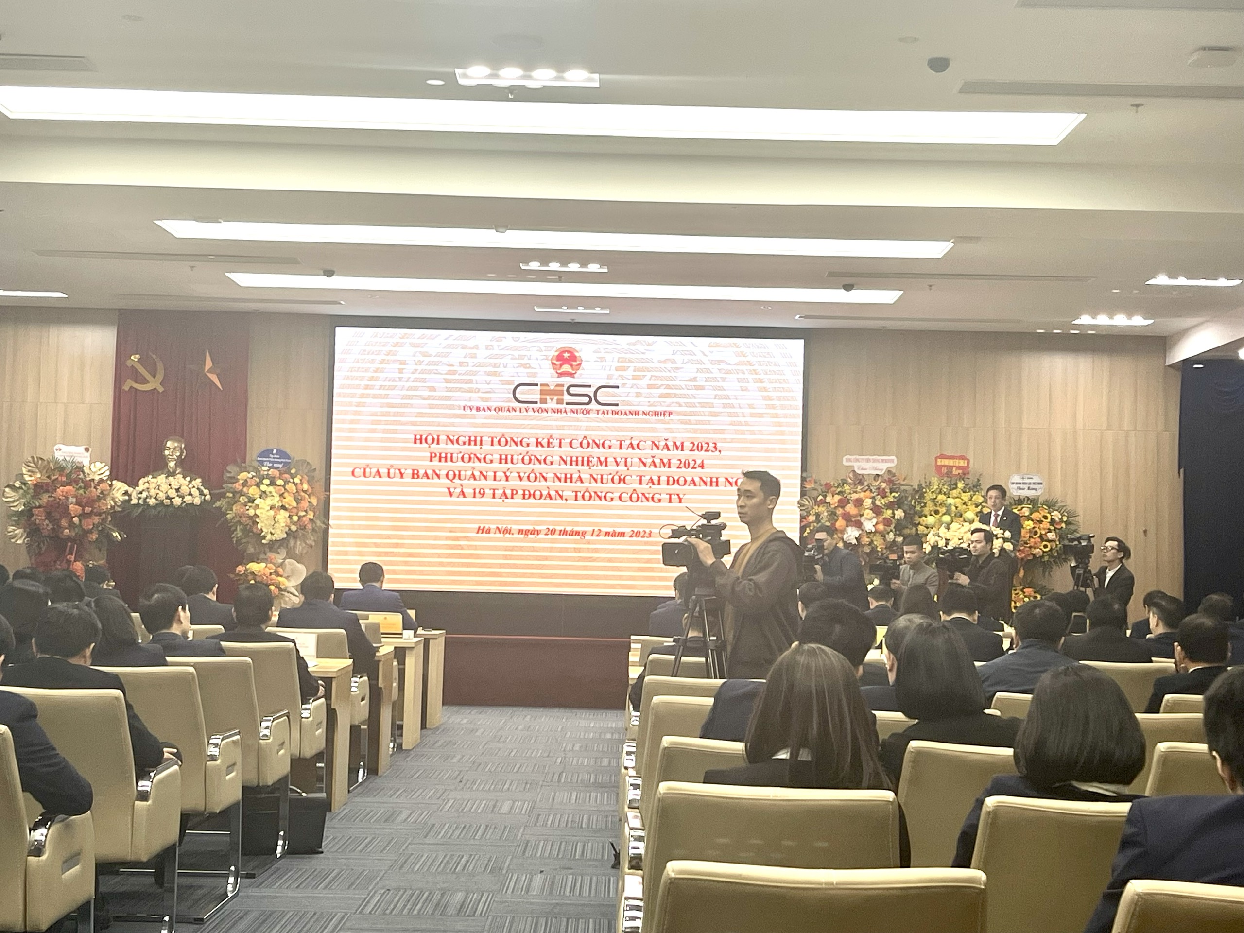 Lãnh đạo Uỷ ban Quản lý vốn thông tin về về kết quả sản xuất kinh doanh của 19 tập đoàn, tổng công ty.