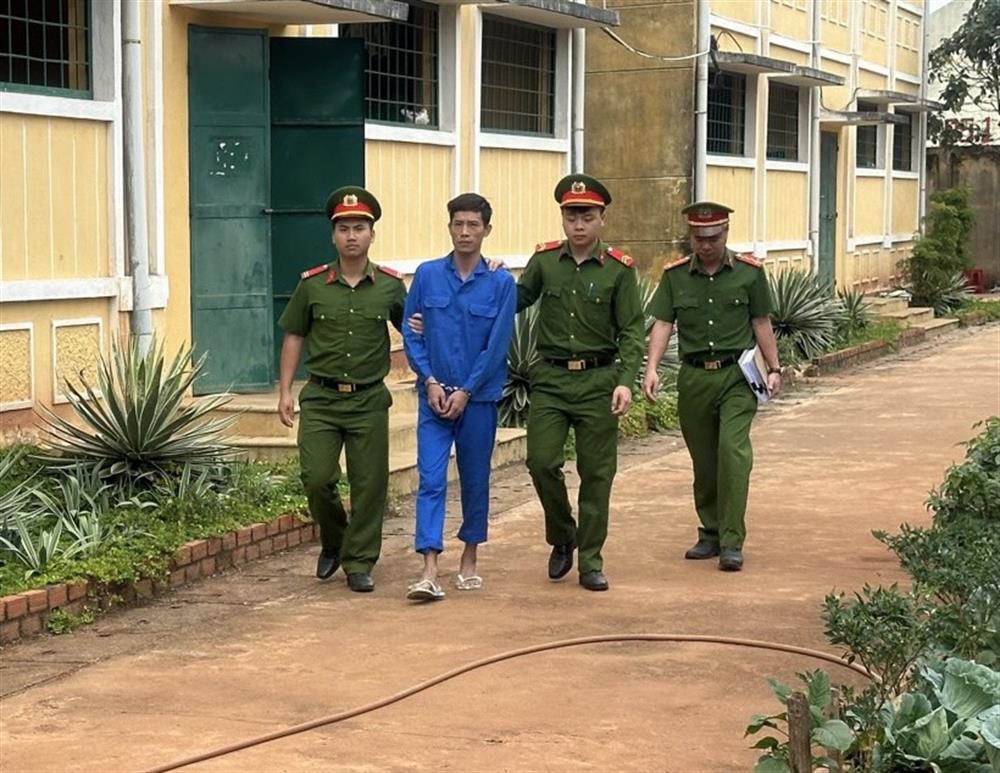 Đối tượng Tuyên khi bị bắt.