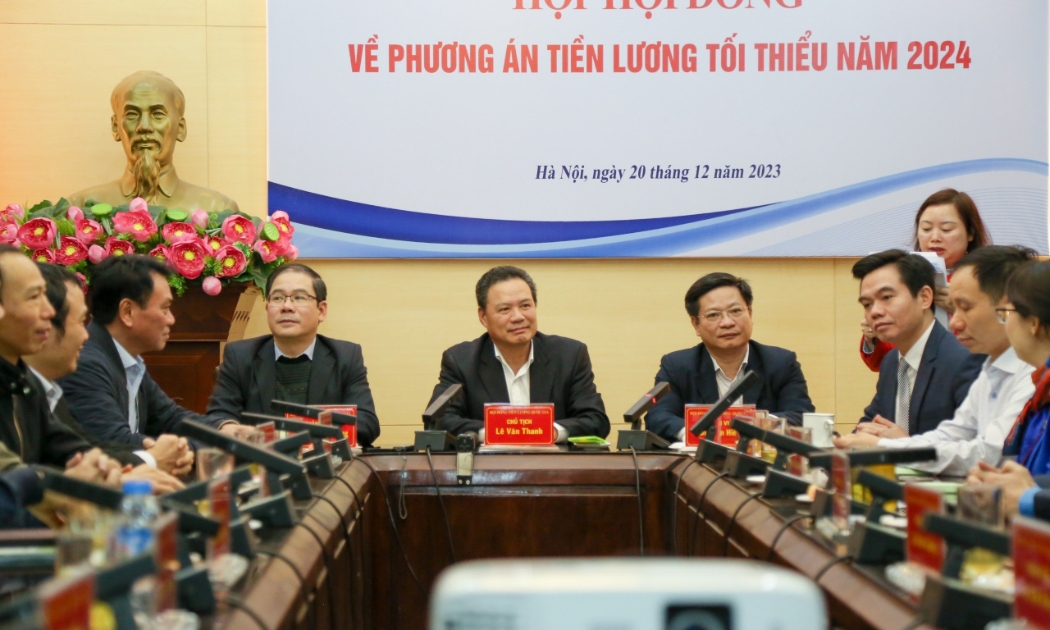 Hội đồng Tiền lương Quốc gia thống nhất tăng lương tối thiểu năm 2024. Ảnh - Gia Đoàn.