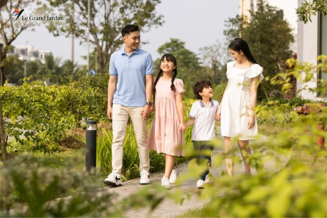 Phân khu Jardin De Joie sở hữu 50 tiện ích vườn nghệ thuật theo chủ đề, khu vui chơi, vườn BBQ, quảng trường, đường chạy bộ, đạp xe, khu mua sắm…