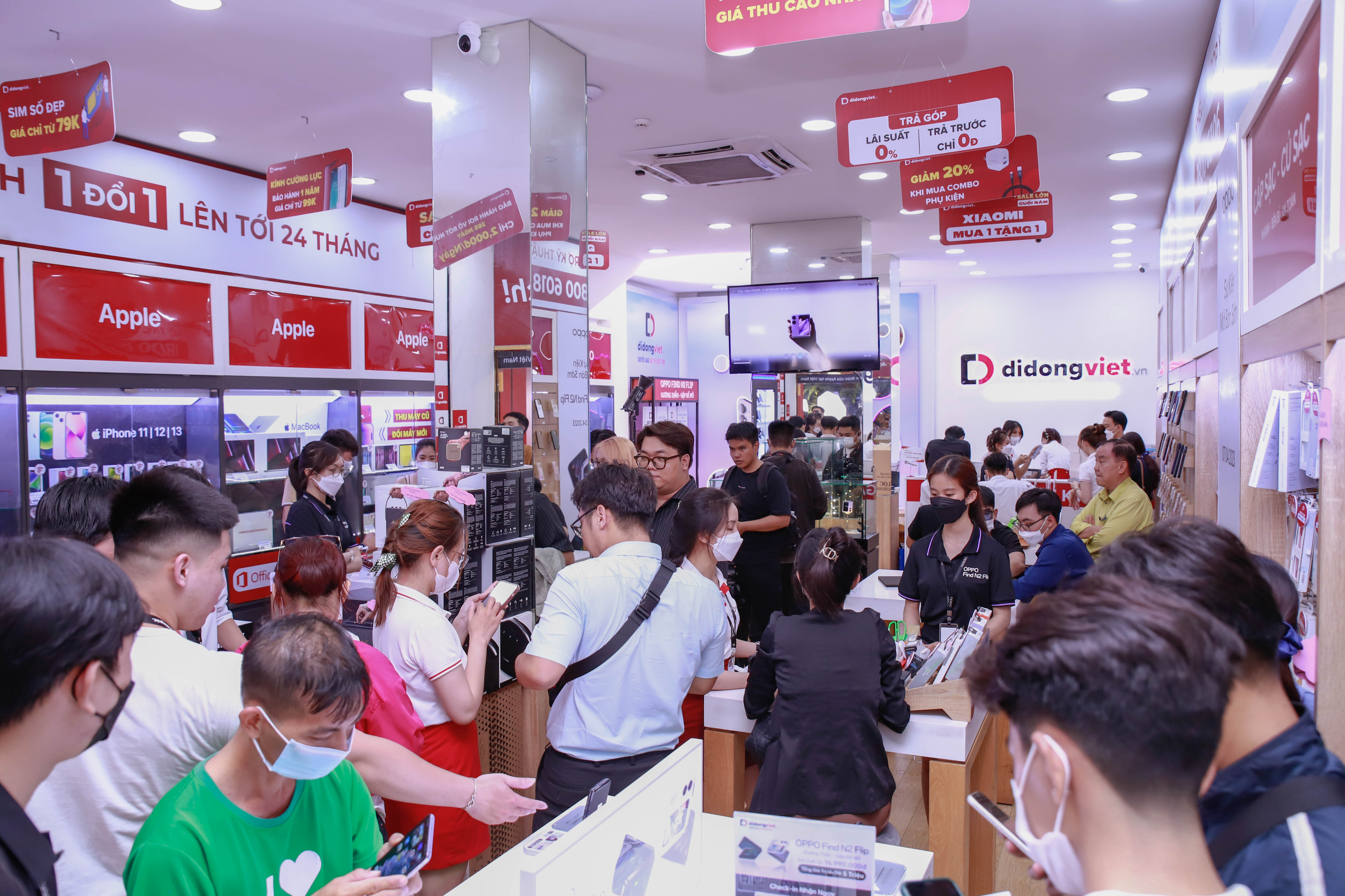 Cơ hội mua smartphone giảm giá “sâu” mùa mua sắm cuối năm. Ảnh minh họa.