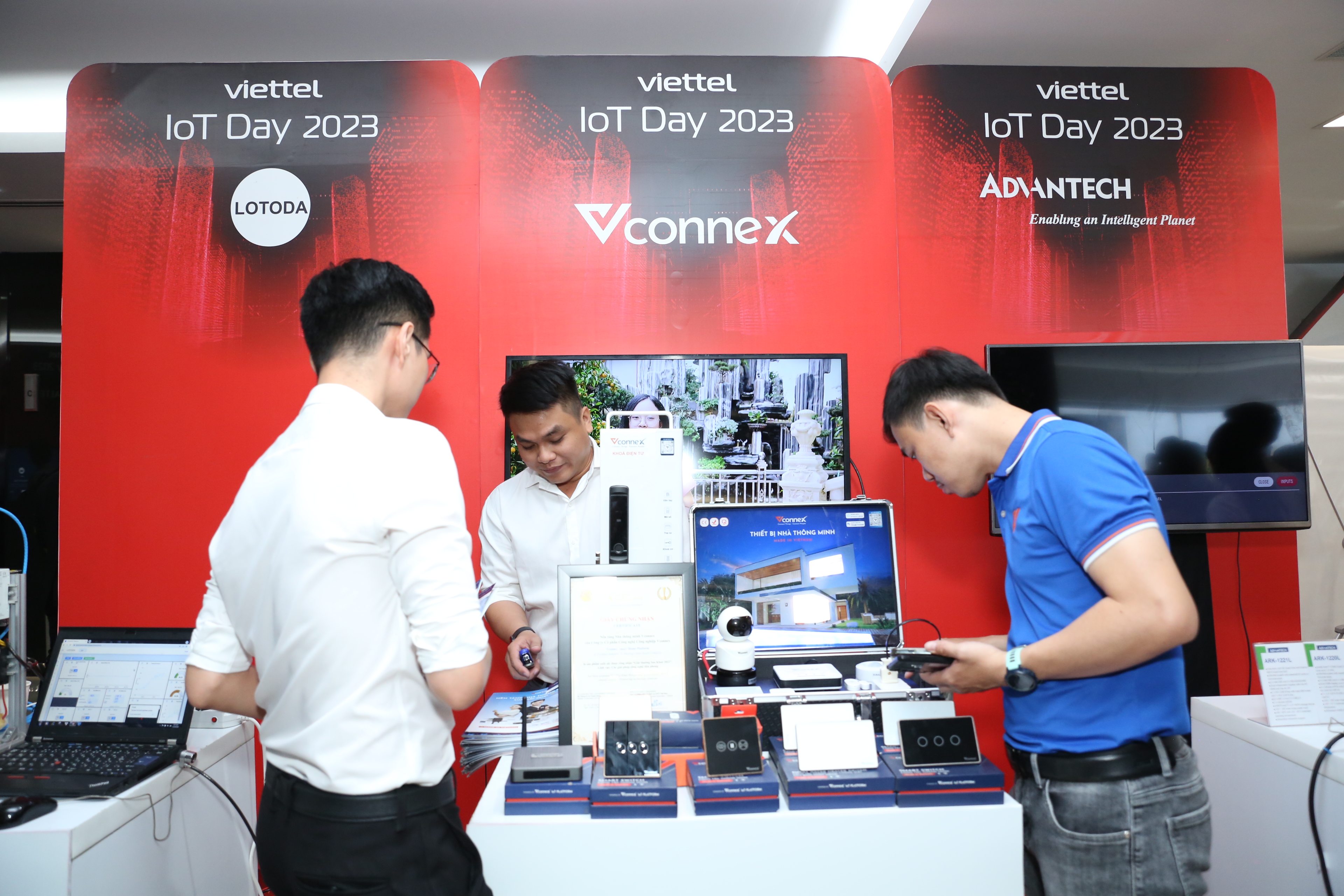 Nhiều sản phẩm công nghệ, giải pháp mới về IoT được giới thiệu tại Viettel IoT Day.  