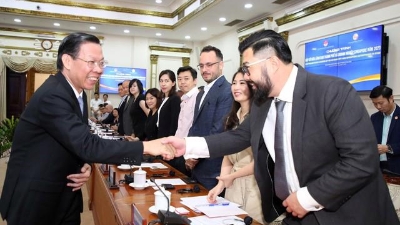 HCMC leaders meet Singaporean investors