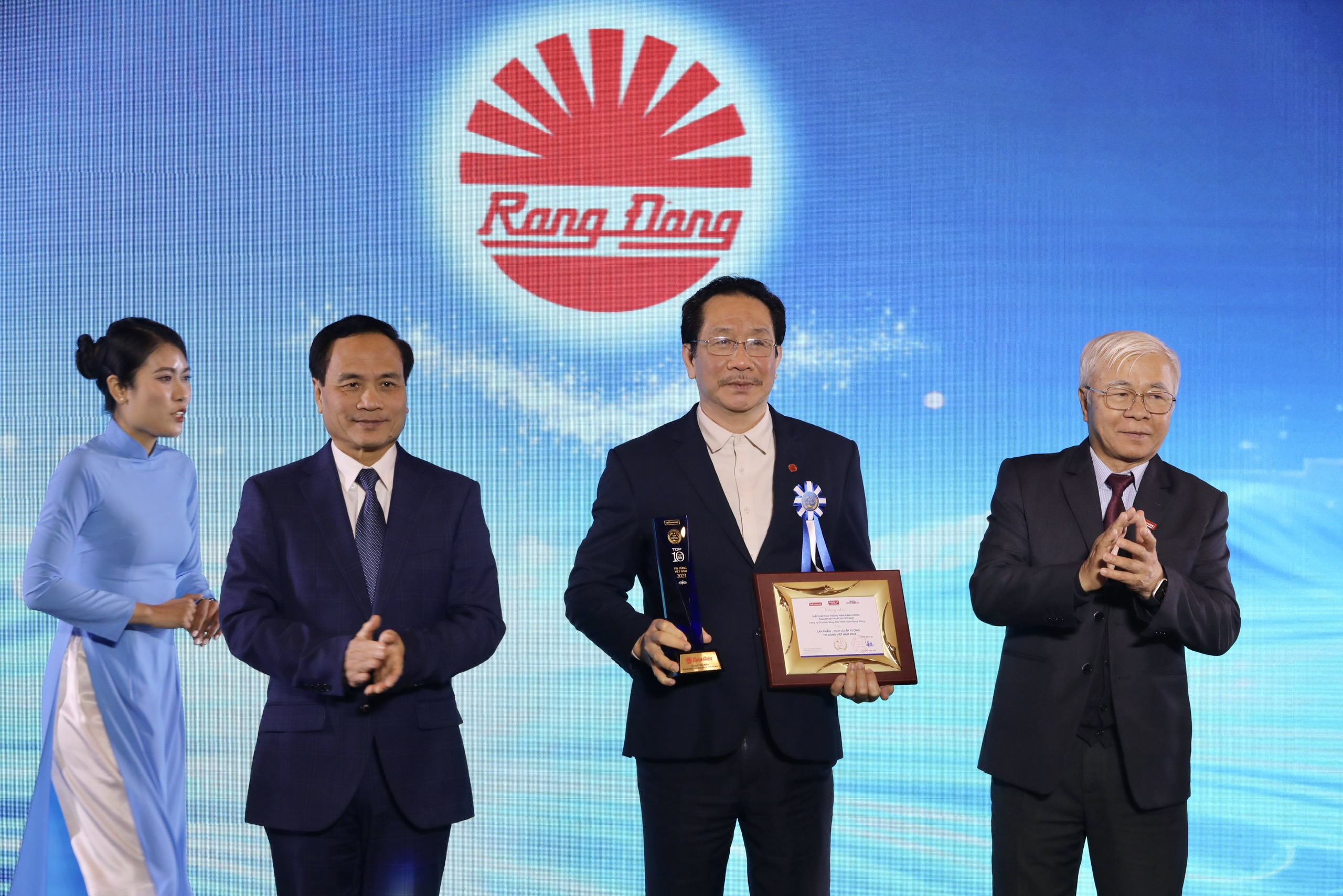 Công ty Rạng Đông được trao Giải Tin dùng Việt Nam năm 2023.