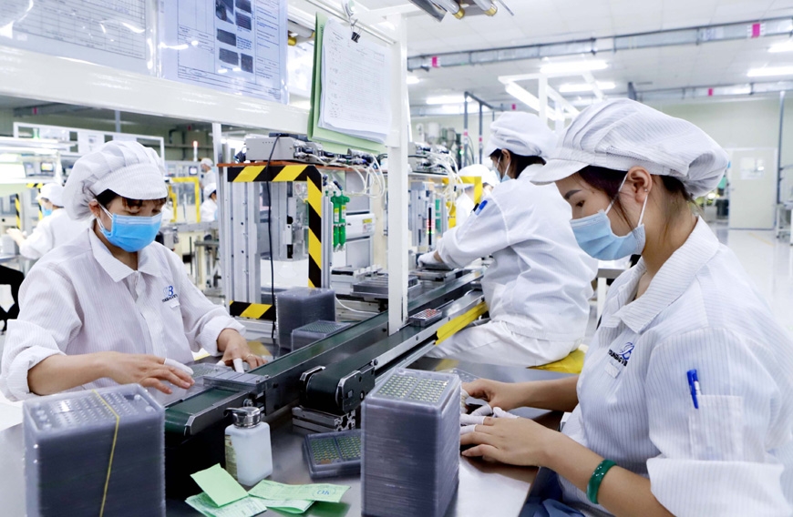 Nhiều chính sách miễn, giảm, gia hạn thuế cho doanh nghiệp và người dân với giá trị trên 165.000 tỷ đồng.
