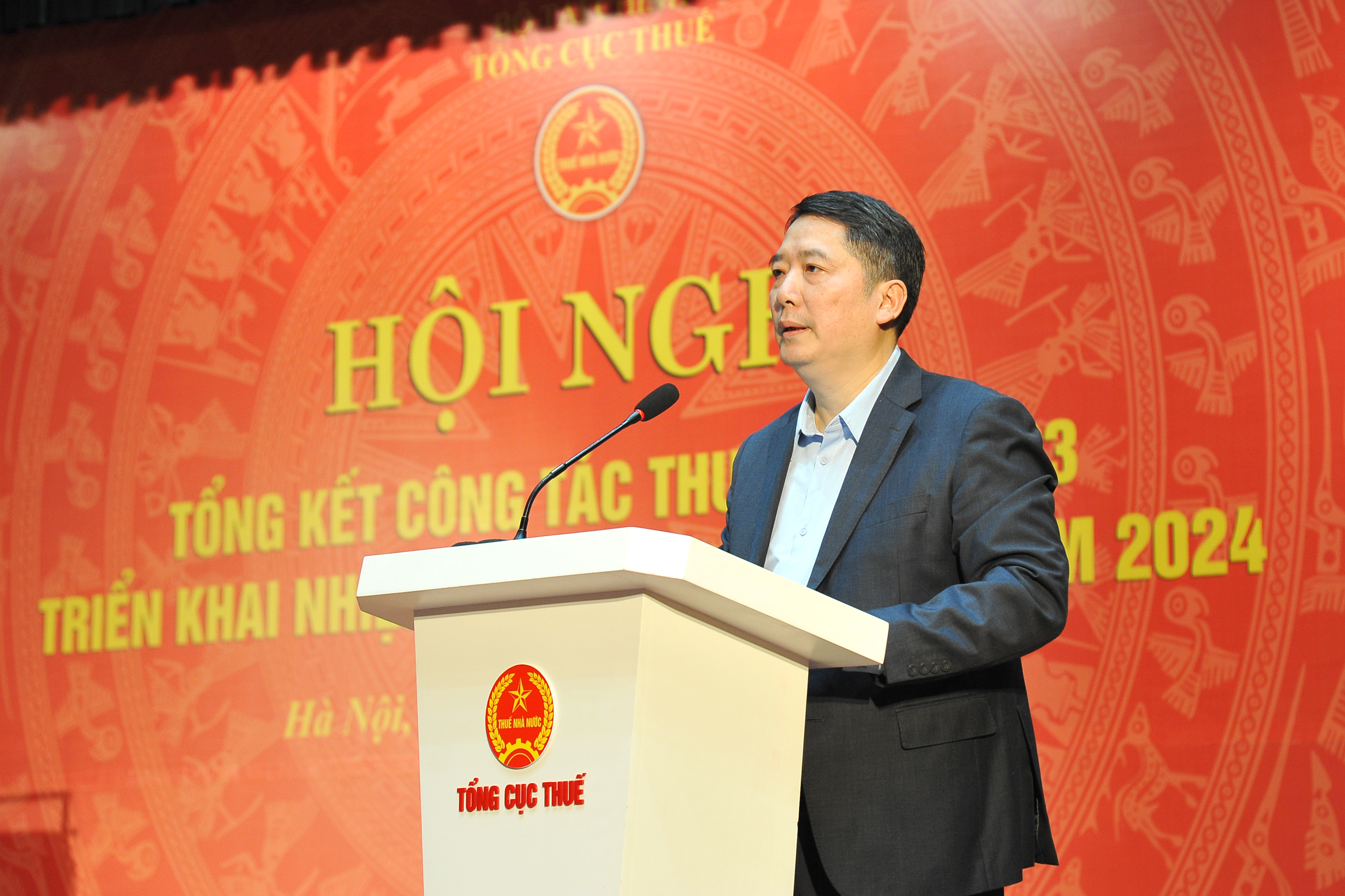 Thứ trưởng Bộ T&agrave;i ch&iacute;nh Cao Anh Tuấn dự v&agrave; ph&aacute;t biểu chỉ đạo tại hội nghị.