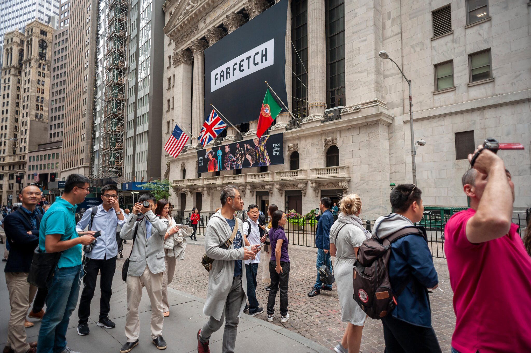 Farfetch đang thua lỗ v&agrave; c&oacute; vẻ kh&ocirc;ng được trang bị đầy đủ để ho&agrave;n tất giao dịch với Richemont.