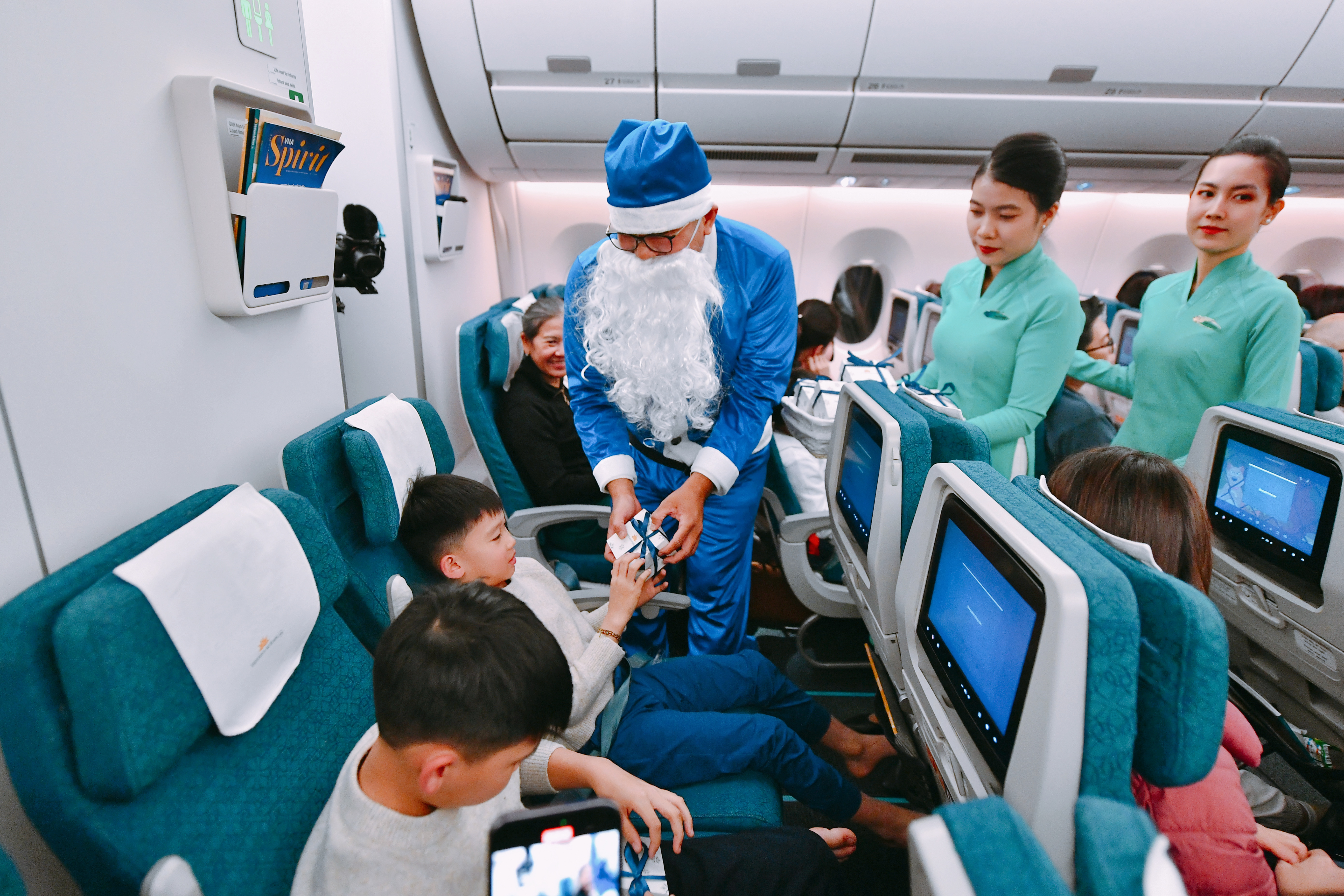 Đón Giáng Sinh trên không cùng Vietnam Airlines  - Ảnh 2