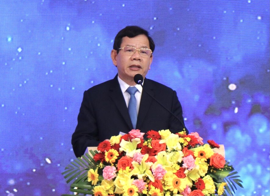 Chủ tịch UBND tỉnh Quảng Ngãi Đặng Văn Minh phát biểu tại Lễ công bố Quy hoạch tỉnh Quảng Ngãi thời kỳ 2021-2030, tầm nhìn đến năm 2050. Ảnh: Văn Cường.