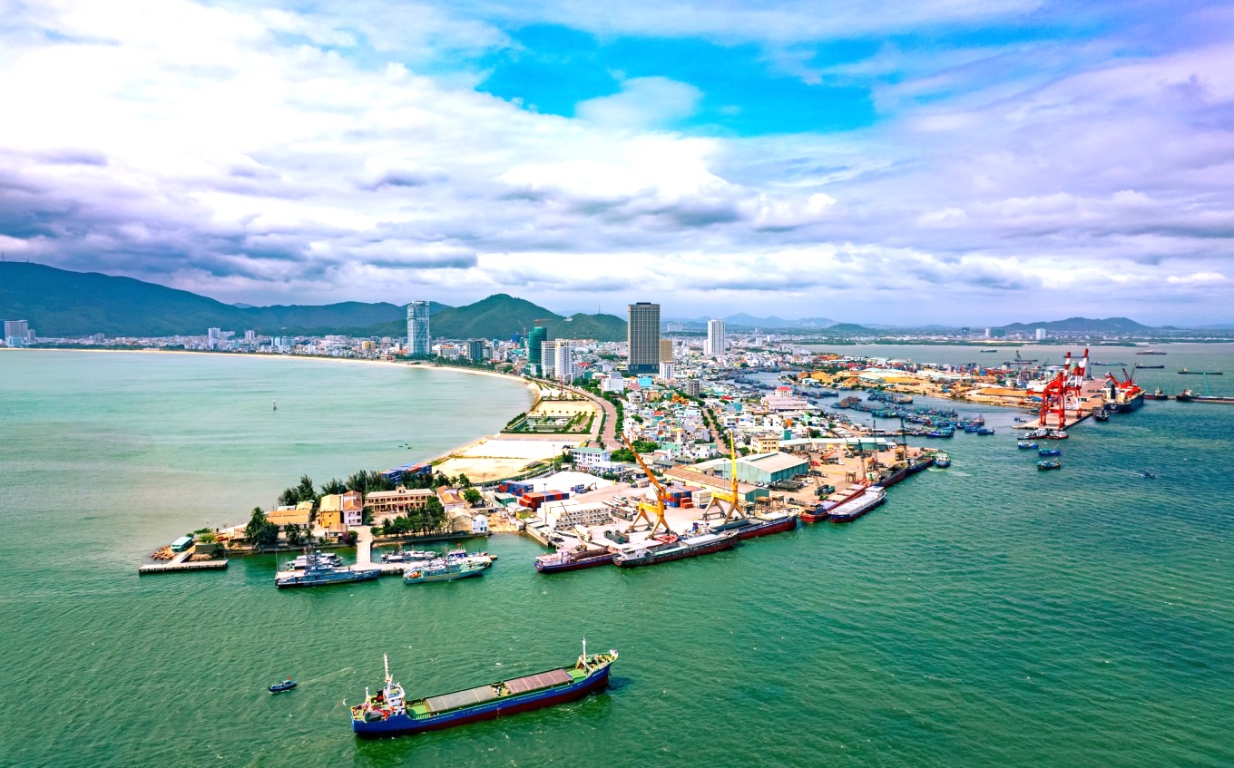 Khu vực Cảng biển Quy Nhơn, Bình Định.