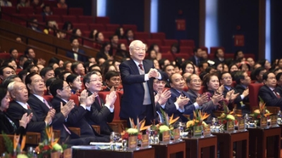 Party Chief: Farmers should be center of agricultural development