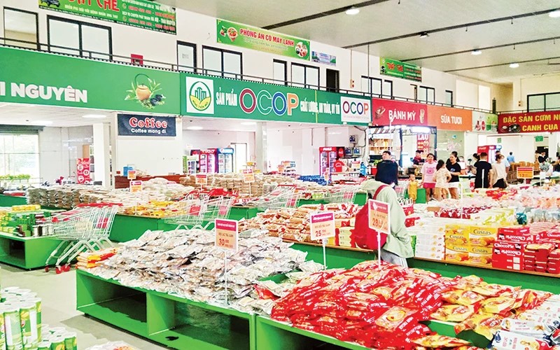 Sản phẩm OCOP Thái Nguyên được giới thiệu, bày bán tại Trạm dừng nghỉ Hải Đăng trên tuyến cao tốc Hà Nội - Thái Nguyên.