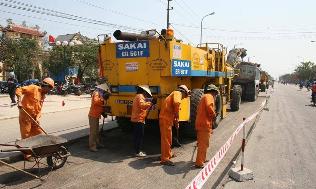 Cục Đường bộ Việt Nam đang rà soát 10.000km quốc lộ để phân cấp cho địa phương quản lý.