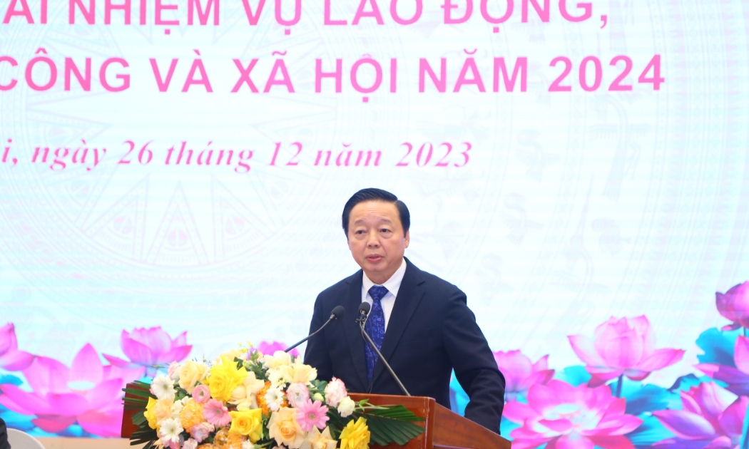Phó Thủ tướng Chính phủ Trần Hồng Hà phát biểu tại hội nghị. Ảnh - Tống Giáp.