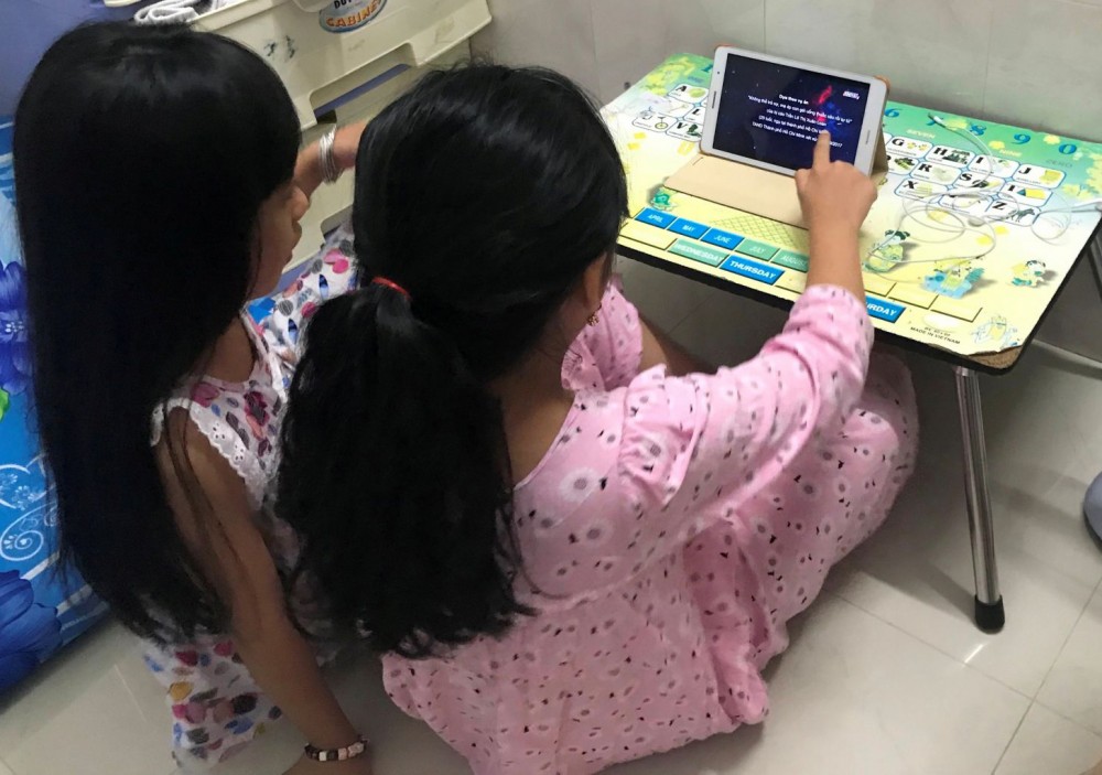  Không gian mạng bị sử dụng sai mục đích có thể gây hại, đặc biệt cho phụ nữ và trẻ em. Ảnh: Dũng Hiếu.