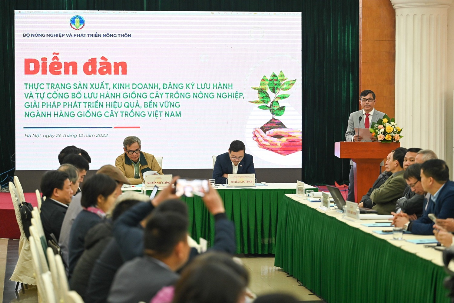 Quang cảnh Diễn dàn từ điểm cầu Hà Nội.