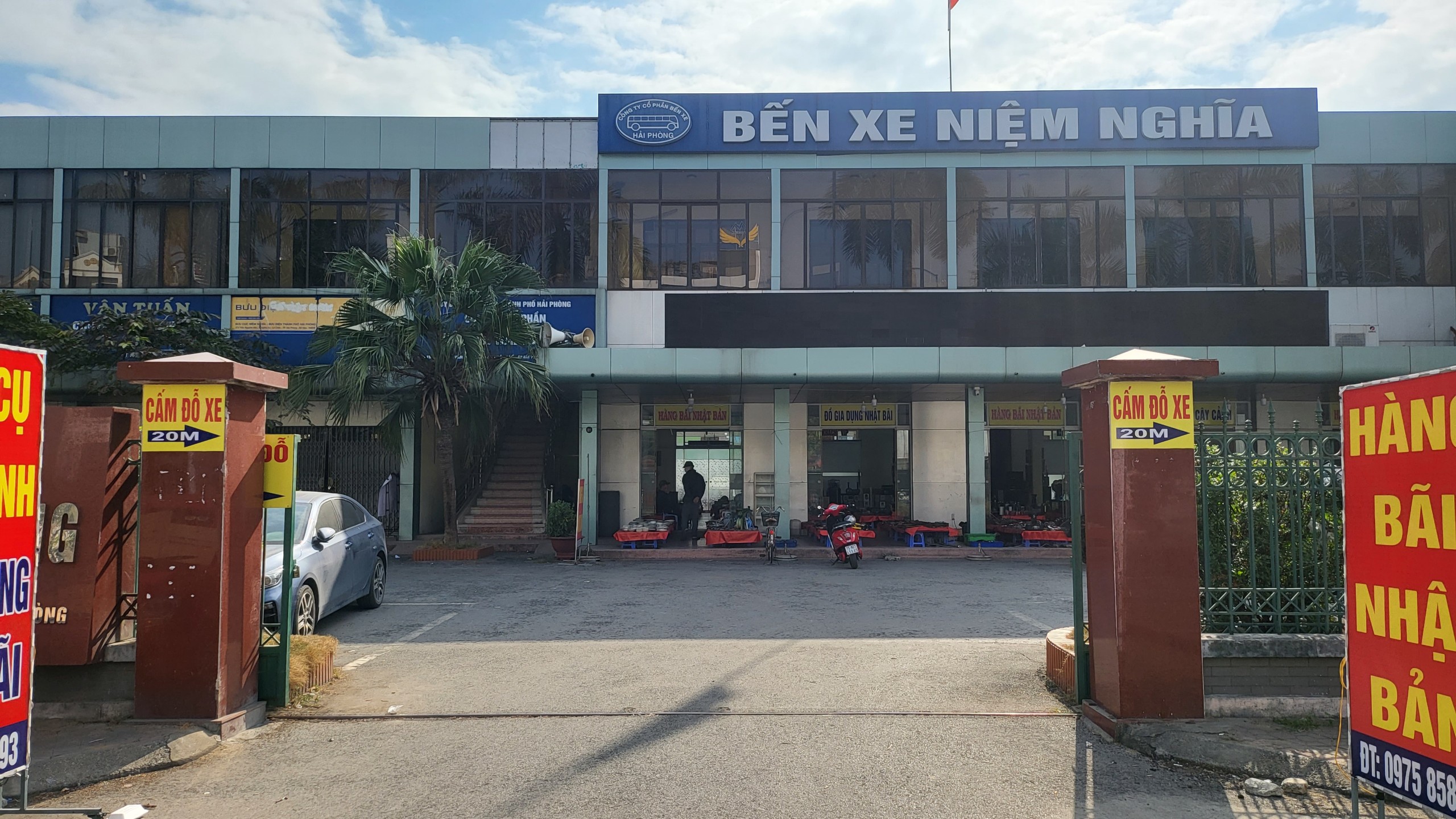 Bến xe Niệm Nghĩa đ&atilde; được Hải Ph&ograve;ng giao cho quận L&ecirc; Ch&acirc;n l&agrave;m chủ đầu tư x&acirc;y dựng khu t&aacute;i định cư v&agrave; b&atilde;i đỗ xe phục vụ chỉnh trang đ&ocirc; thị khu vực