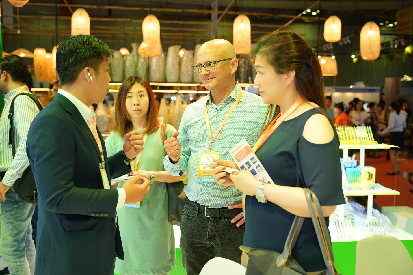 Kết nối giao thương với h&agrave;ng ngh&igrave;n nh&agrave; mua h&agrave;ng quốc tế tại triển l&atilde;m.