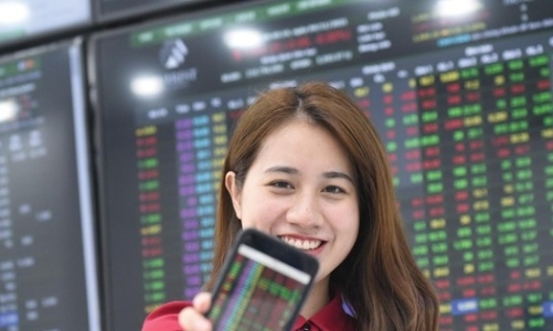 Nhà đầu tư cá nhân rút tiền nghỉ Tết, đến lượt khối ngoại gom 