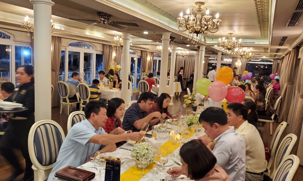 Nghiên cưu mở rộng cơ sở thuế cả về đối tượng lẫn địa bàn, nhất là lĩnh vực dịch vụ ăn uống, giải trí.